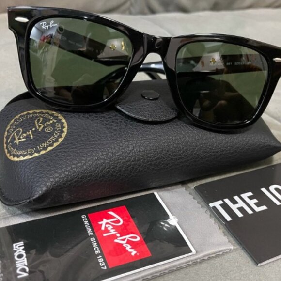 Ray-Ban Wayfarer Sunglasses | Classic Black Frame | Green Lenses - Picture 1 of 5
